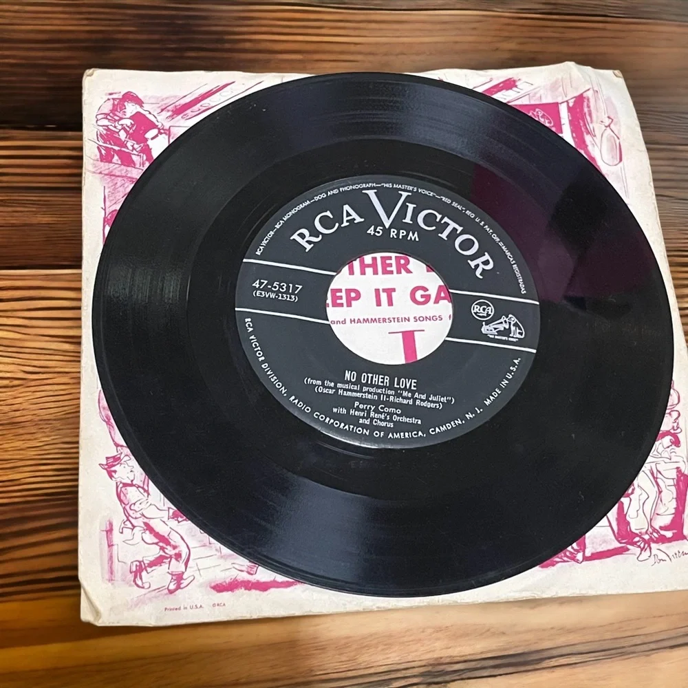 Vintage Perry Como Me & Juliet vinyl 45 - Picture 2 of 3